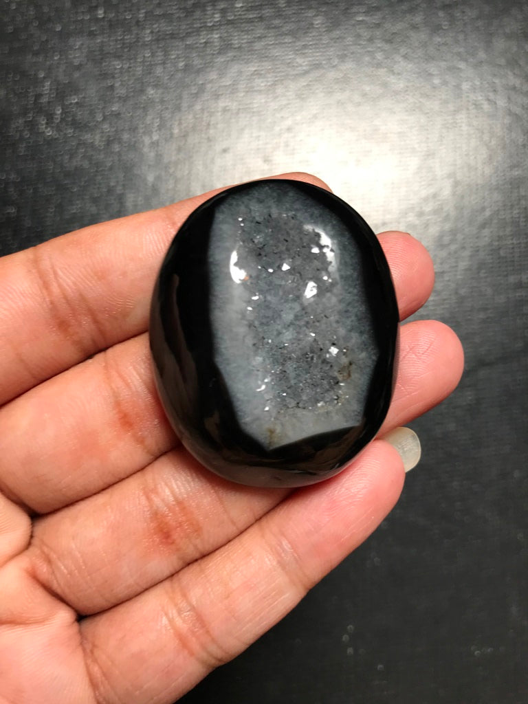 BLACK ONYX WINDOW DRUZY